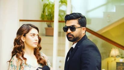 ஆசை, ஆசையாய் ஹன்சிகாவிற்கு முத்தம் கொடுத்த சிம்பு... சோசியல் மீடியாவில் வைரலாகும் "மஹா" ரகளை...!