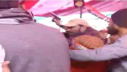 ಶಾಹೀನ್ ಬಾಗ್ ಪ್ರತಿಭಟನಾಕಾರನ ಕೈಯಲ್ಲಿ ಪಿಸ್ತೂಲು: ಒಳಜಗಳವೇ?