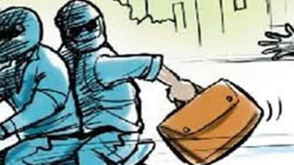 4 ಕೋಟಿ ಚಿನ್ನಾಭರಣ ಕದ್ದ ಕಳ್ಳರು, 40 ರೂಪಾಯಿ ಪೇಟಿಎಂ ಮಾಡಿ ಸಿಕ್ಕಿಬಿದ್ರು!