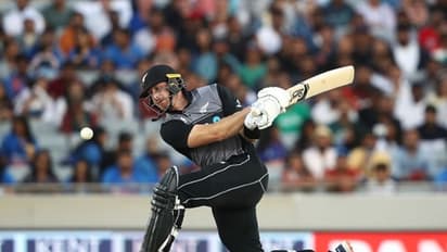 പവര്പ്ലേയില് ഗുപ്റ്റില് വെടിക്കെട്ട്; കിവീസിന് ഗംഭീര തുടക്കം