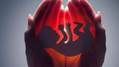 கருக்கலைப்பு சட்டத் திருத்தத்தில் அதிரடி மாற்றம்... மத்திய அமைச்சரவை ஒப்புதல்..!