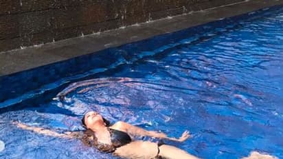 அம்மாவாக நடித்தும் சும்மா சும்மா கவர்ச்சிகாட்டும் மோனலிசா...! அடங்காத அலம்பலால் அல்லோலப்படும் ரசிகர்கள்!