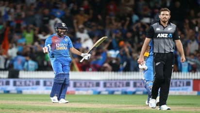 সুপার ওভার মানেই তিনি শূন্য, চতুর্থ বারে গেরো কাটিয়ে নায়ক রোহিত