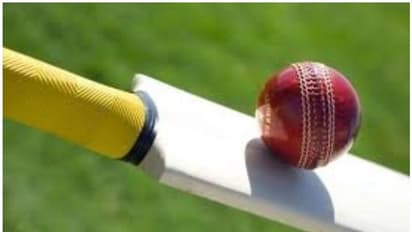 ക്രിക്കറ്റ് ബാറ്റ് ആഞ്ഞുവീശിയില്ല; കായികാധ്യാപകന് നാലാം ക്ലാസുകാരന്റെ കരണത്തടിച്ചു