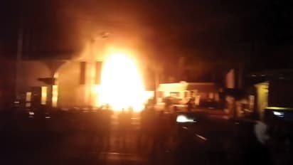 ಡೀಸೆಲ್ ಹಾಕಿಸುವಾಗ ಸುಟ್ಟು ಕರಕಲಾದ 34 ಜನರನ್ನು ಹೊತ್ತು ಹೊರಟಿದ್ದ ಬಸ್