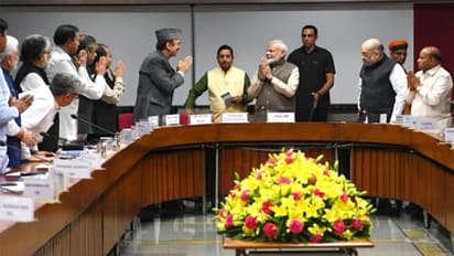 লকডাউনের ২ সপ্তাহ পর অবশেষে সর্বদল বৈঠক, তবে কি বাড়তে চলেছে সময়সীমা