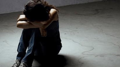 ছেলের বিরুদ্ধে ধর্ষণের অভিযোগ, নাবালিকা নির্যাতিতাকে অ্যাসিড ছুঁড়ল অভিযুক্তের পরিবার