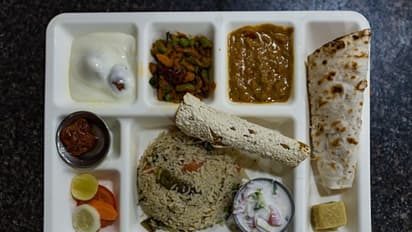 ডায়েট করার সময়ে কার্বোহাইড্রেট একদম বাদ দেবেন না যেন