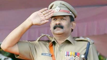 ജില്ലാ പൊലീസ് മേധാവിമാര്ക്ക് മാറ്റം: കെജി സൈമണ് പത്തനംതിട്ട എസ്പി