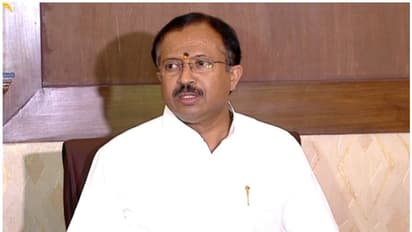 വിനോദിനി ബാലകൃഷ്ണന് നേരെയുള്ള കസ്റ്റംസ് നടപടി; സിപിഎം മറുപടി പറയണമെന്ന് വി മുരളീധരന്