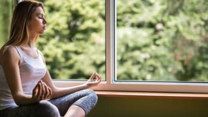 কাজ করতে বসলেই ঘন ঘন হাই, রইল অবাঞ্ছিত হাই বন্ধের টিপস