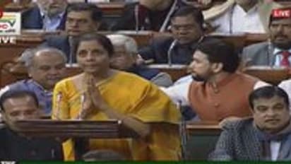 ಕಾಶ್ಮೀರಿ ಭಾಷೆಯಲ್ಲಿ ಬಜೆಟ್ ಆರಂಭಿಸಿದ ನಿರ್ಮಲಾ: ದಂಗಾದ ಲೋಕಸಭೆ!