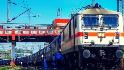 కేంద్ర బడ్జెట్ 2020: పర్యాటక ప్రాంతాలకు తేజస్ రైళ్లు, ముంబై-అహ్మదాబాద్కు హై స్పీడ్ ట్రైన్