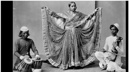 സ്വാതന്ത്ര്യസമരപോരാട്ടത്തില് സജീവമായിരുന്ന ഈ നര്ത്തകിമാര് ചരിത്രപുസ്തകത്തിലില്ലാത്തതെന്തുകൊണ്ട്?