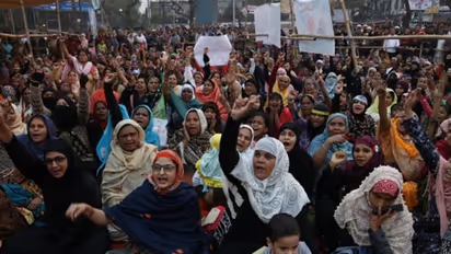 পার্ক সার্কাসে সিএএ বিরোধী মঞ্চে মৃত্যু আন্দোলনকারীর, নীরব প্রতিবাদের সিদ্ধান্ত