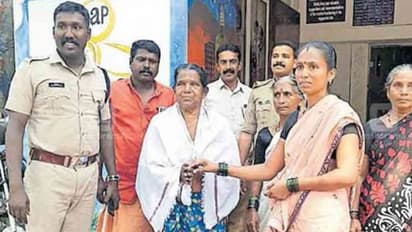 പഴയ തുണി വേണമെന്നാവശ്യപ്പട്ട് യുവതികൾ വീട്ടിലെത്തി; കൊടുത്ത വസ്ത്രത്തിനകത്ത് പണം, പിന്നീട് സംഭവിച്ചത്