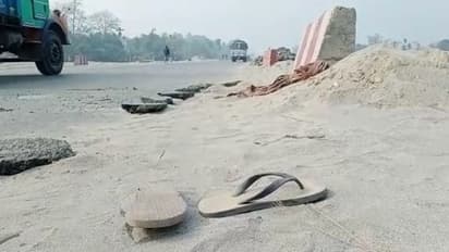 অগ্নিদগ্ধ রোগীর দেহ রাস্তায়, প্রশ্নের মুখে হাসপাতালের নিরাপত্তা