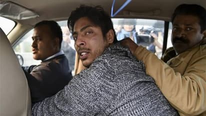 শাহিনবাগের বন্দুকবাজ 'আপ' সমর্থক, ভোটের তিনদিন আগে পুরনো ছবি নিয়ে তোলপাড় রাজধানী