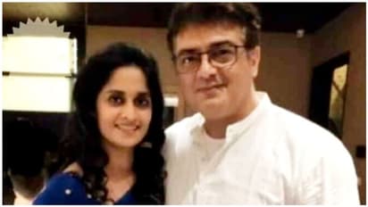 'வலிமை' படத்திற்கு செம்ம யங்கா மாறிய தல... மனைவி ஷாலினியுடன் போஸ் கொடுத்து அசத்தல்! வைரலாகும் புகைப்படம்!