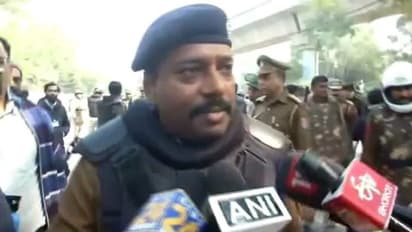 শাহিনবাগ-জামিয়ার আন্দোলনে গুলি, সরানো হল ডেপুটি পুলিশ কমিশনারকে