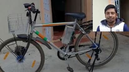 ঠিক যেন জাদুকর,  সাইকেলকে মোটর সাইকেল বানিয়ে তাক লাগালো  বর্ধমানের  যুবক