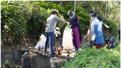 മാലിന്യങ്ങള് നിറഞ്ഞ് നീരൊഴുക്ക് നിലച്ചു; മരണാസന്നയായ തോടിനെ വീണ്ടെടുത്ത് വിദ്യാര്ത്ഥികള്