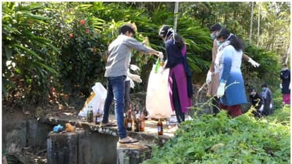രാജാക്കാട് തോടിനെ മാലിന്യത്തിൽ നിന്നും വീണ്ടെടുത്ത് എന് എസ് എസ് വിദ്യാര്ത്ഥികള്