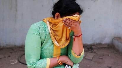 ఆటోడ్రైవర్ తో వివాహేతర సంబంధం.. భర్త గొంతునులిమి చంపిన భార్య.. 