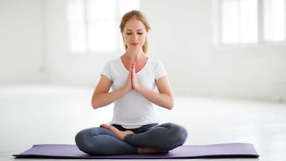 మౌనంగా ఏకాగ్రతగా శ్వాసపై ధ్యాస