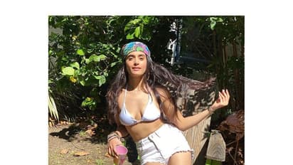 నాగ చైతన్య హీరోయిన్ హాట్ షో.. అవకాశాల కోసం రెచ్చిపోతోందిగా!