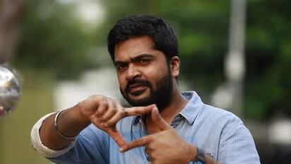 கொரோனா ஊரடங்கிலும் குறையாத வெறித்தனம்... வியர்க்க விறுவிறுக்க சிம்பு செய்த காரியம்... வைரலாகும் வீடியோ...!