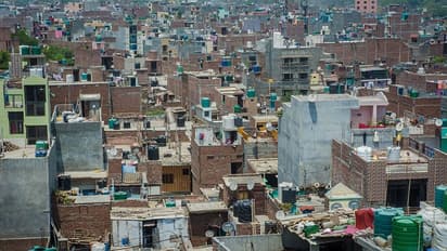 പാര്പ്പിടാവകാശ നിയമം: ദില്ലിയില് ബിജെപി എഎപി പോര്, ആശങ്ക മാറാതെ കോളനി നിവാസികള്