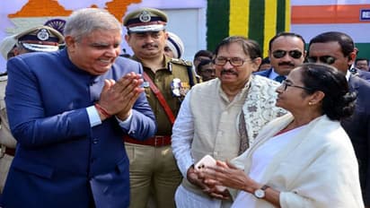 विरोध के बावजूद राज्यपाल ने पढ़े ममता सरकार के लिखे भाषण