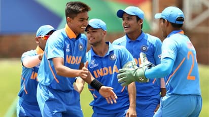 అండర్-19 వరల్డ్ కప్: అదరగొట్టిన భారత బౌలర్లు, 172కే పాక్ ఖేల్ ఖతం