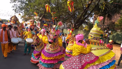 Kannada sahitya sammelana: ಏಲಕ್ಕಿ ನಾಡಲ್ಲಿ ಕನ್ನಡದ ರಂಗೇರಿಸಿದ ಮೆರವಣಿಗೆ