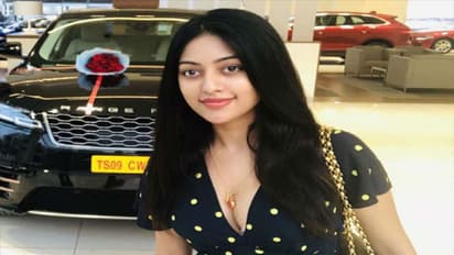 పవన్ హీరోయిన్ కి ఆఫర్స్ లేవు.. అయినా లగ్జరీ కారు కొనేసింది చూశారా!