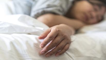 ఆటో డ్రైవర్ తో అక్రమ సంబంధం... వివాహిత దారుణ హత్య