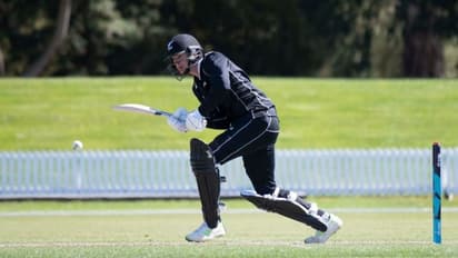 അണ്ടര് 19 ലോകകപ്പ് സെമിയില് ബംഗ്ലാദേശിനെതിരെ ന്യൂസിലന്ഡിന് മോശം തുടക്കം