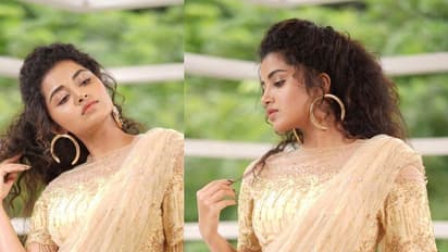 బీచ్ లో.. బికినీలో.. కన్ఫ్యూజ్ చేస్తున్న అనుపమ పరమేశ్వరన్