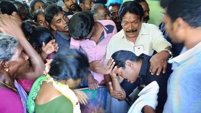 கார் ஓட்டுநர் திடீர் மரணம்..! அதிர்ச்சியில் கண்ணீர் விட்டு கதறி அழுத சீமான்..!