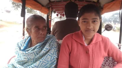 বৃদ্ধা মাকে নির্যাতন দম্পতির, প্রতিবাদে গর্জে উঠল তিন স্কুল পড়ুয়া