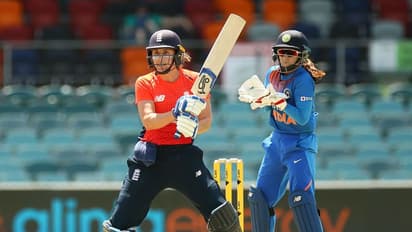 ത്രിരാഷ്ട്ര പരമ്പര: ഇംഗ്ലണ്ടിനെതിരെ ഇന്ത്യന് വനിതകള്ക്ക് തോല്വി