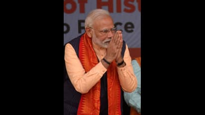 நடுக்கடலில் ஆட்டம் போடும் கொரோனோ வைரஸ்...!! சிக்கி தவிக்கும் 3711 பேர், மீட்க மோடிக்கு கோரிக்கை...!!