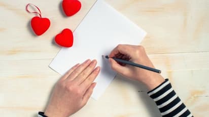 প্রেমপত্র লিখুন আর নিজের জীবনসঙ্গী খুঁজে নিন, জন্মের হার বাড়াতে নতুন প্রকল্প চালু এই দেশে