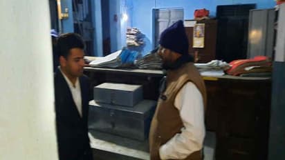 बिहार में नशे में धुत सरकारी कर्मचारी ने महिला डाटा ऑपरेटर से की छेड़खानी, हुआ गिरफ्तार