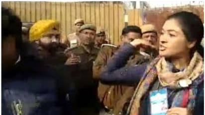 എഎപി പ്രവര്ത്തകനെ തല്ലാനൊരുങ്ങി കോണ്ഗ്രസ് വനിത സ്ഥാനാര്ത്ഥി, സംഘര്ഷം-വീഡിയോ