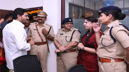 సినిమాల్లో లాగా కాల్చిపారేయలేం: అత్యాచార ఘటనలపై వైఎస్ జగన్