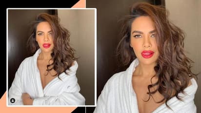 অন্তর্বাস না পরেই ছবি পোস্ট, মুহূর্তে ভাইরাল এষার উন্মুক্ত বক্ষের ছবি