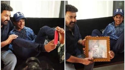 മോഹൻലാലിനൊപ്പവും 'സ്പെഷ്യല് സെല്ഫി', ഒപ്പം പ്രണവ് വരച്ച 'ഒടിയൻ മാണിക്യവും'
