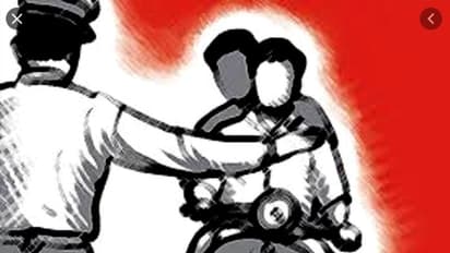 പൊലീസിനെ പറ്റിക്കാന് നമ്പര് പ്ലേറ്റ് വളച്ചുവച്ചു, പണി കിട്ടി വിദ്യാര്ത്ഥികള്!